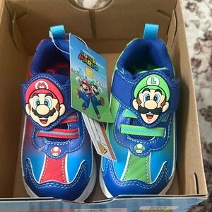 Nintendo Super Mario Kids Sneakers - light up